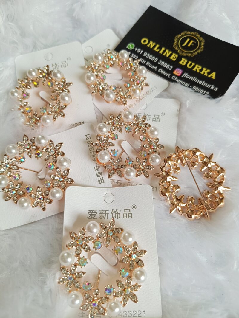 Brooch pins - Image 3