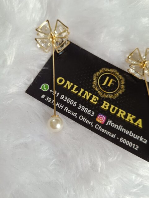 Hijab pin with pearl lock at back