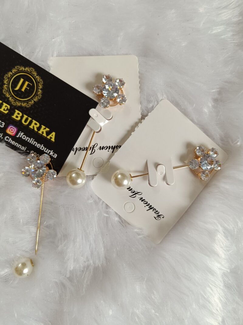 Hijab pin with lock