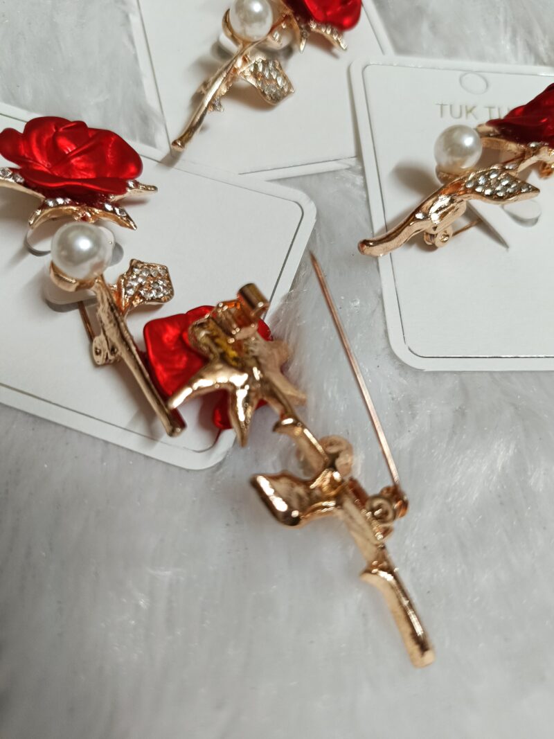 Rose with pearl brooch pins - Image 3